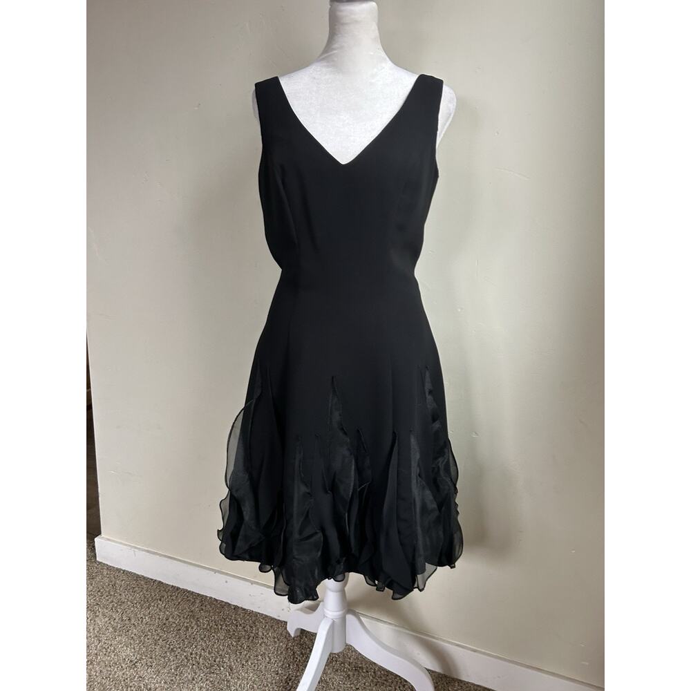 WHBM White House Black Market Black Cocktail Dress 4 LBD V Neck Ruffle Hem - Picture 3 of 12